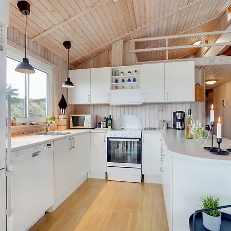 Melanie - 950m From The Sea By Interhome *