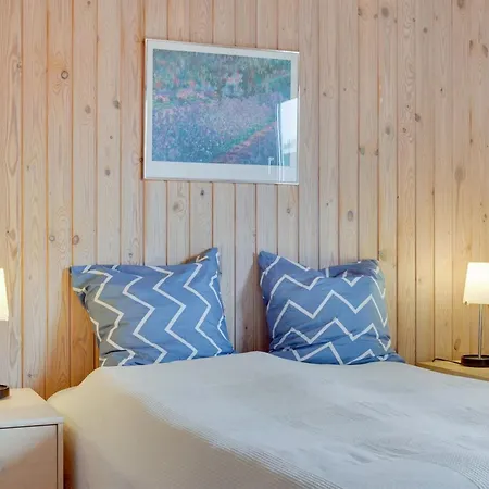Melanie - 950m From The Sea By Interhome