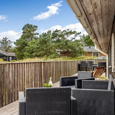 Melanie - 950m From The Sea By Interhome